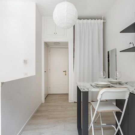 Bright Apt 600Mt From Viale Zara! Milan Exterior photo